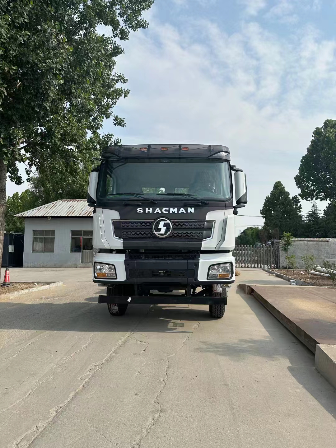Evinizə yeni avtomobillər ixrac edin Shaanxi Avtomobil Delonghi X3000-8X4 milli v, polad körpü, əl ötürülməsi, böyük qutu özəlləşdirilə bilər, Orta Asiya və Rusiyada ən 🔥 model